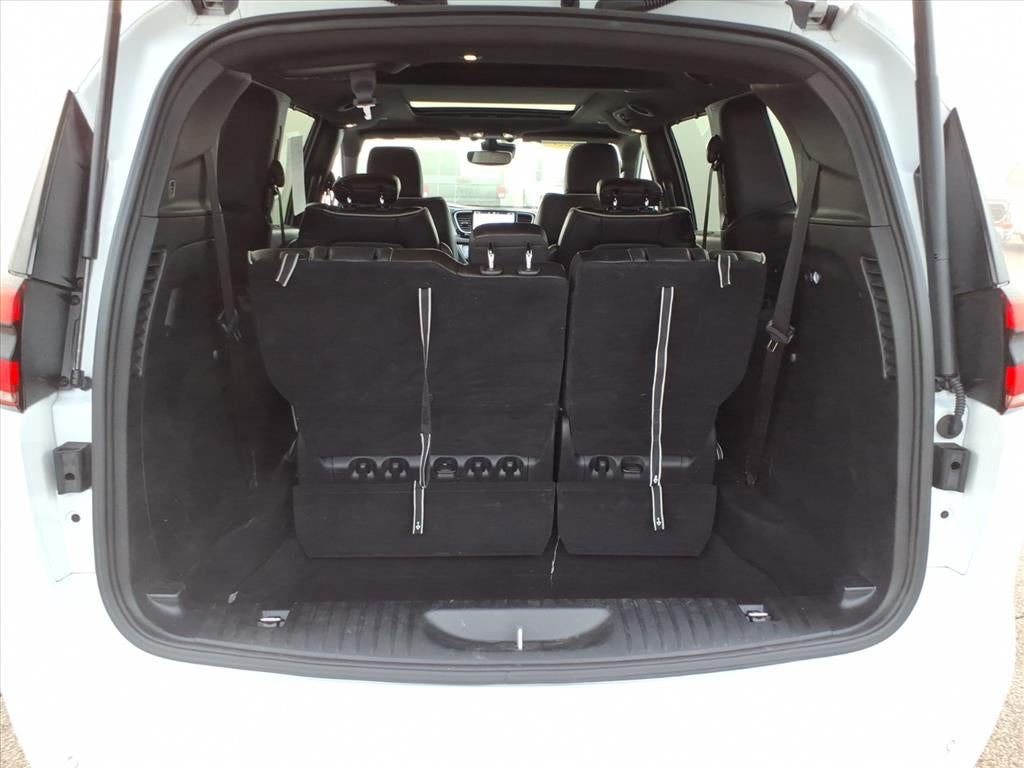 2025 Chrysler Pacifica Base