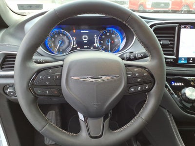 2025 Chrysler Pacifica Base