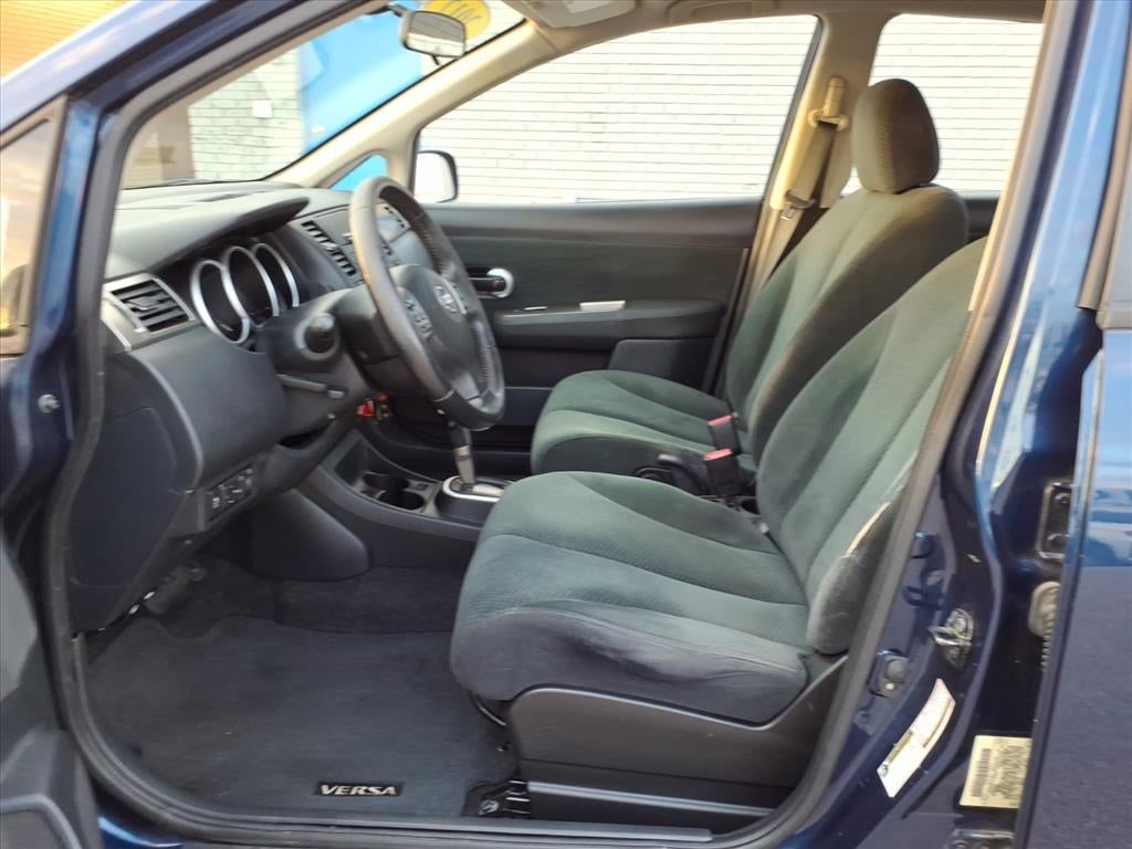 2012 Nissan Versa Base