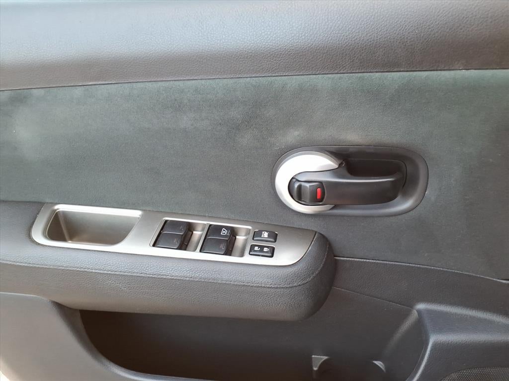 2012 Nissan Versa Base