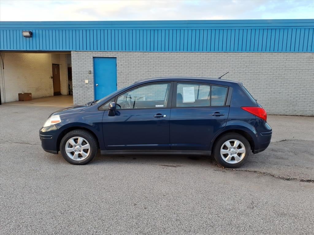 2012 Nissan Versa Base