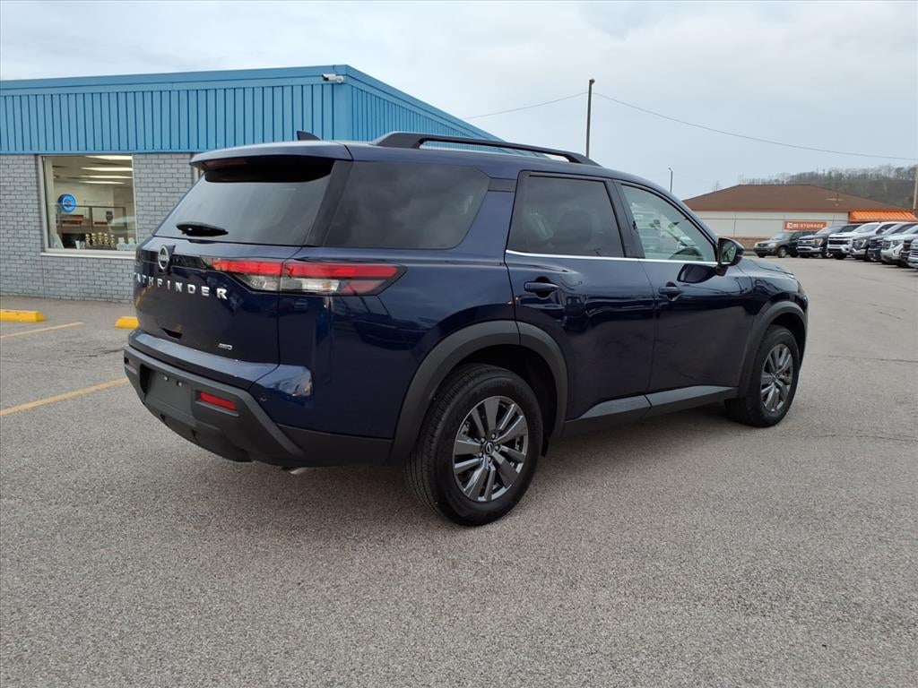 2025 Nissan Pathfinder SV