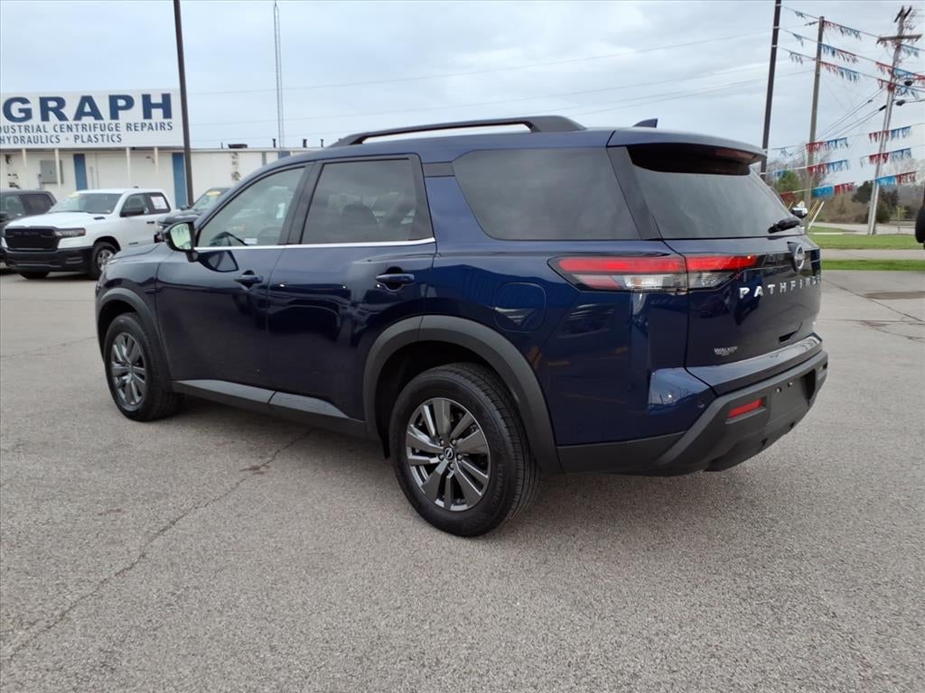 2025 Nissan Pathfinder SV