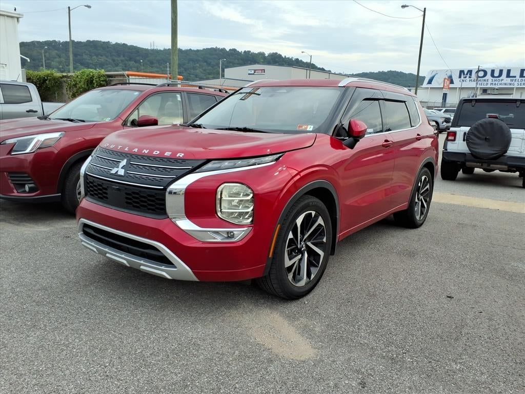 2022 Mitsubishi Outlander Base