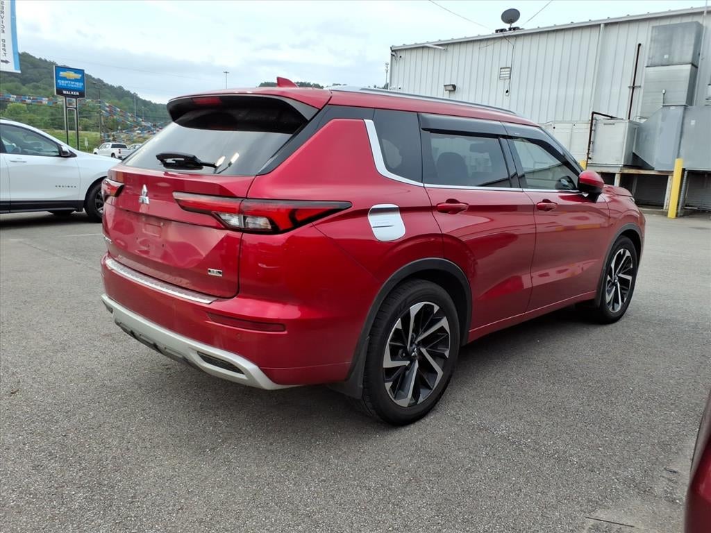 2022 Mitsubishi Outlander Base