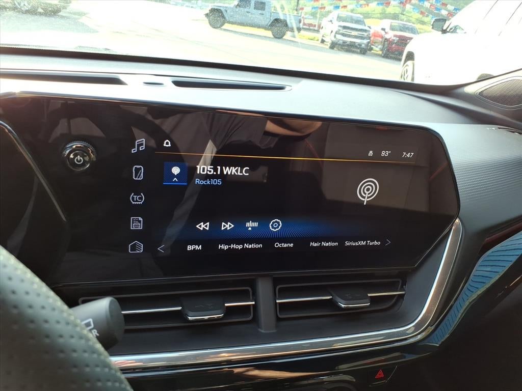 2025 Chevrolet Trax RS