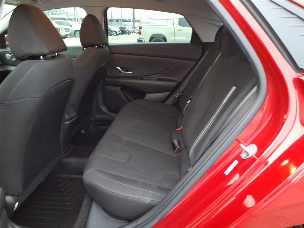 2022 Hyundai ELANTRA Base