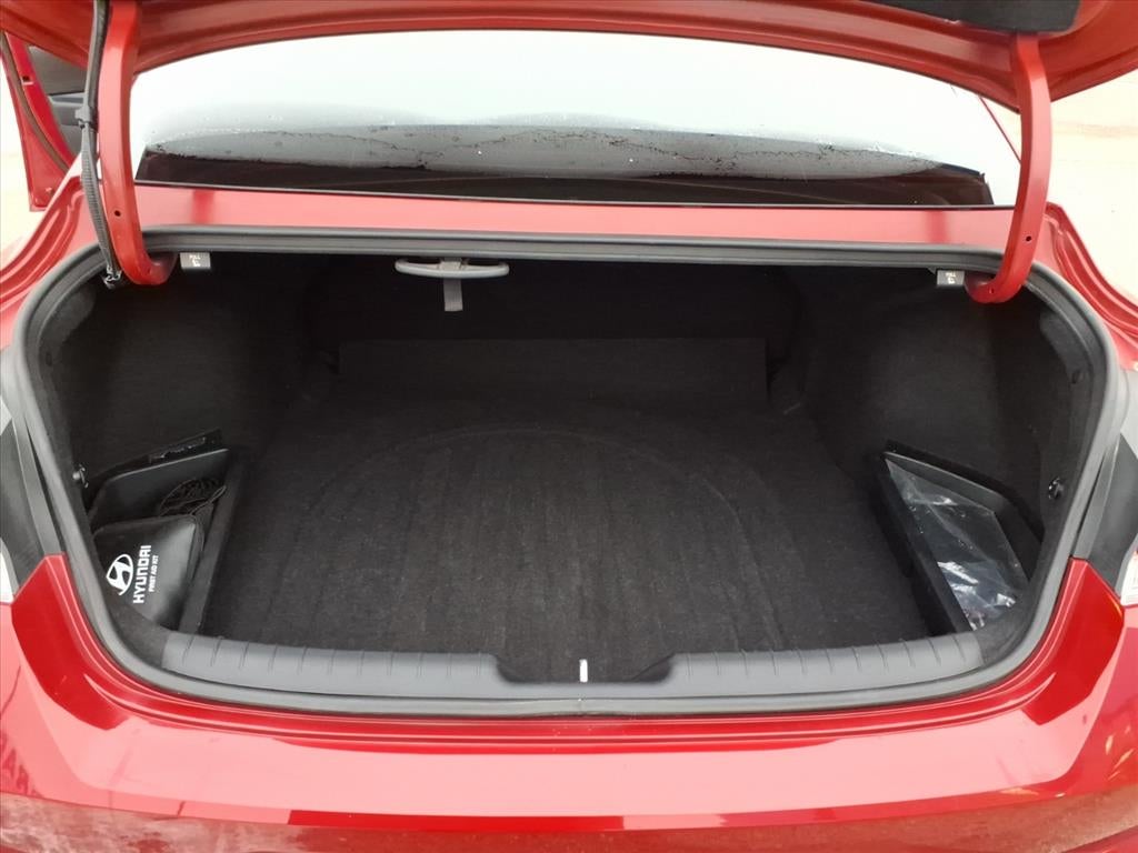 2022 Hyundai ELANTRA Base