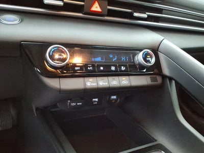 2022 Hyundai ELANTRA Base