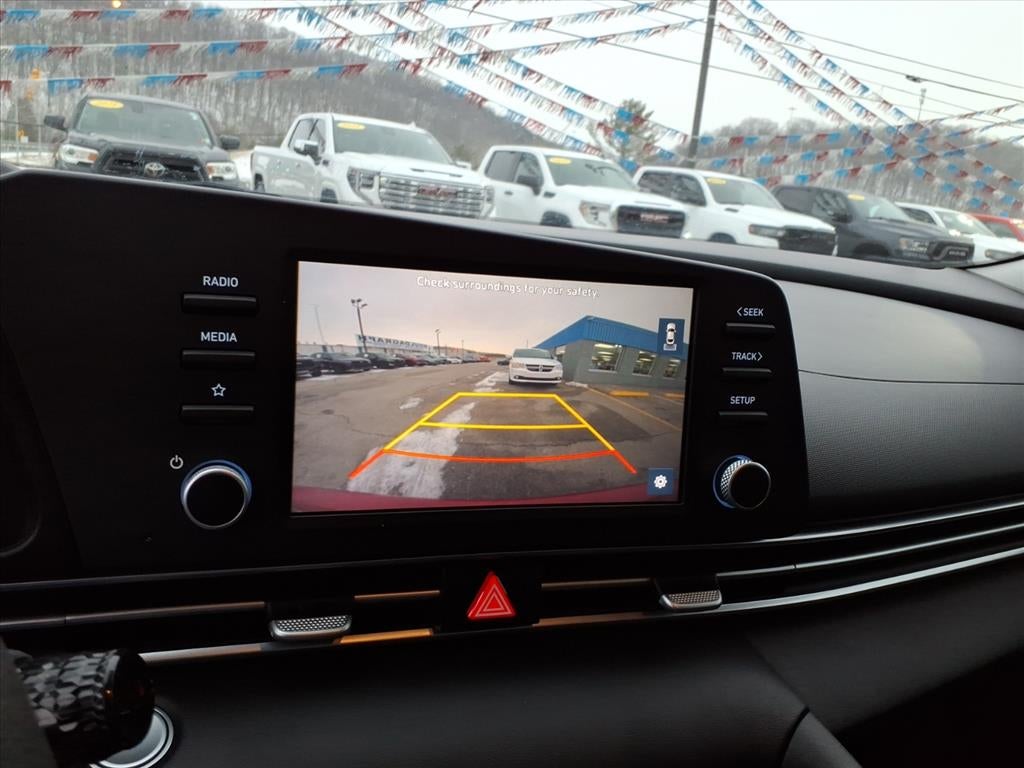 2022 Hyundai ELANTRA Base