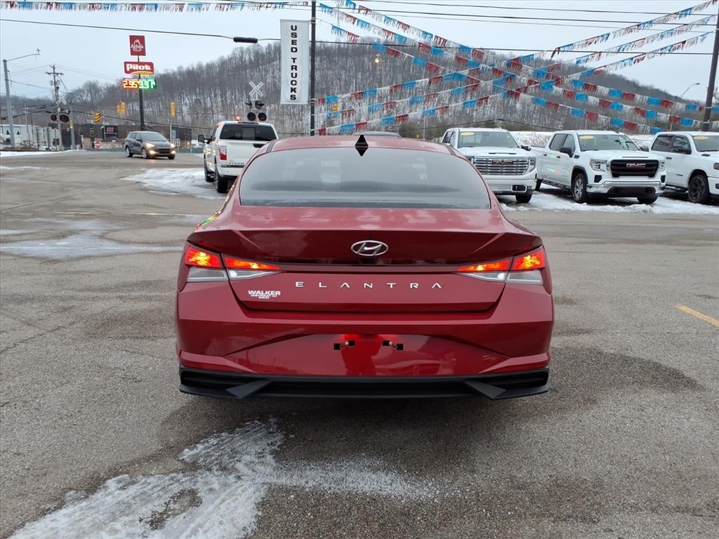 2022 Hyundai ELANTRA Base