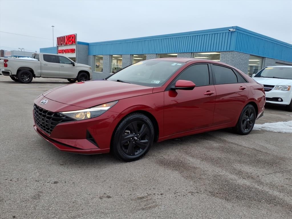 2022 Hyundai ELANTRA Base