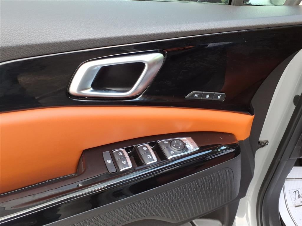 2023 Kia Carnival SX