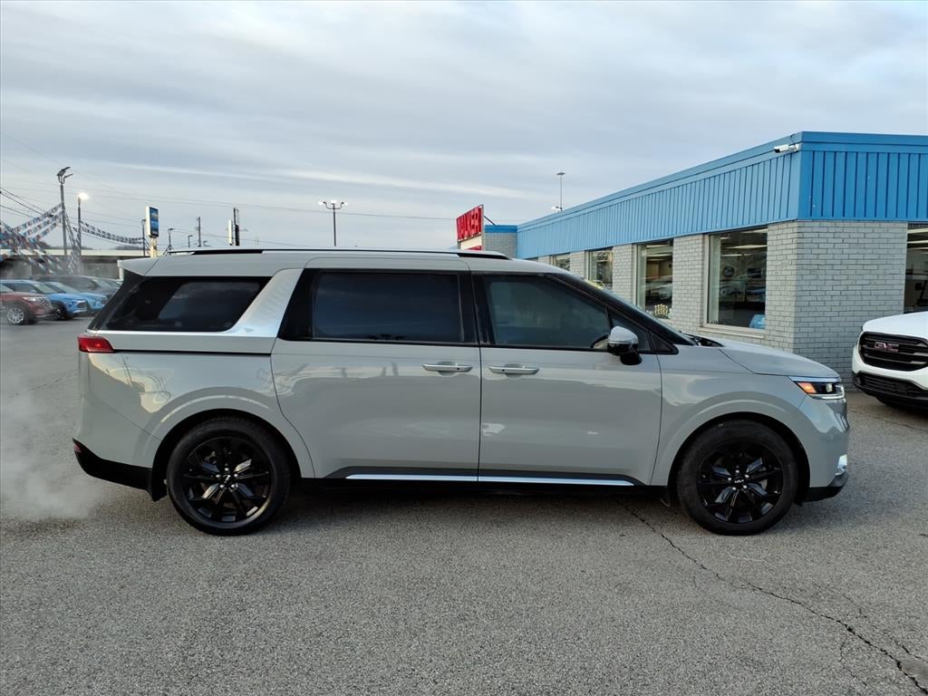 2023 Kia Carnival SX