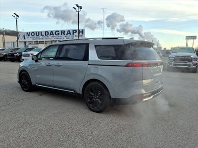 2023 Kia Carnival SX